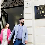 Hotel Lirico