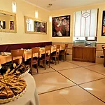 Hotel Lirico