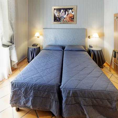 Отель Lirico 3*