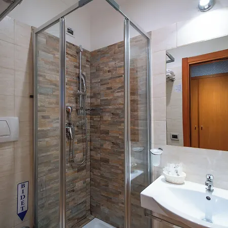 Отель Lirico 3*