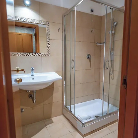 里瑞科酒店 酒店