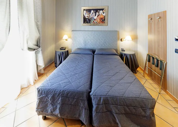 Hotel Lirico 3*