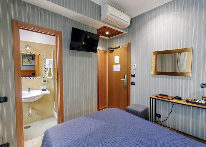 Lirico Hotel 3*